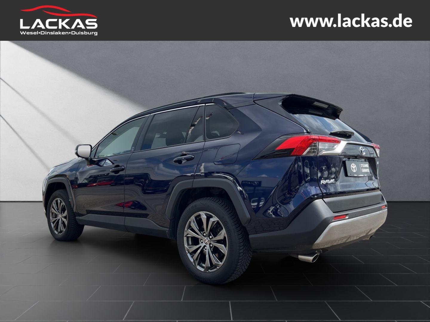 Toyota RAV 4 Hybrid 4x4 - Samsaru's Car Outlet