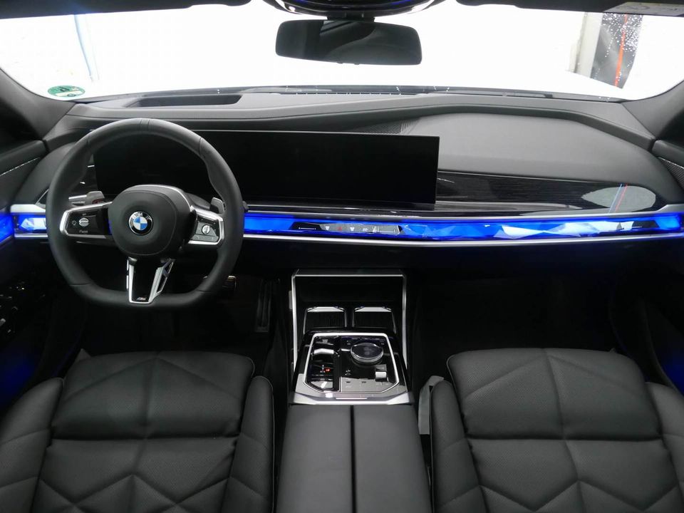 BMW 740d xDrive M Sportpaket Standhzg SkyLounge 21