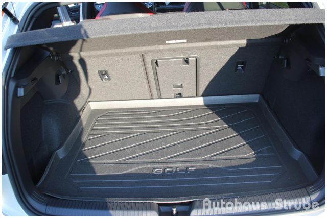 Volkswagen Golf VIII GTI Clubsport DSG - Samsaru's Car Outlet