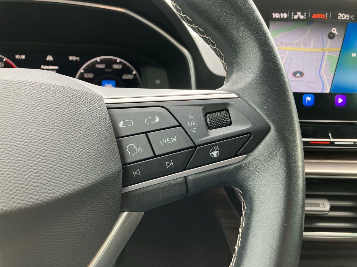 Seat Leon SPORTSTOURER XCELLENCE 1.5 eTSI DSG PANO