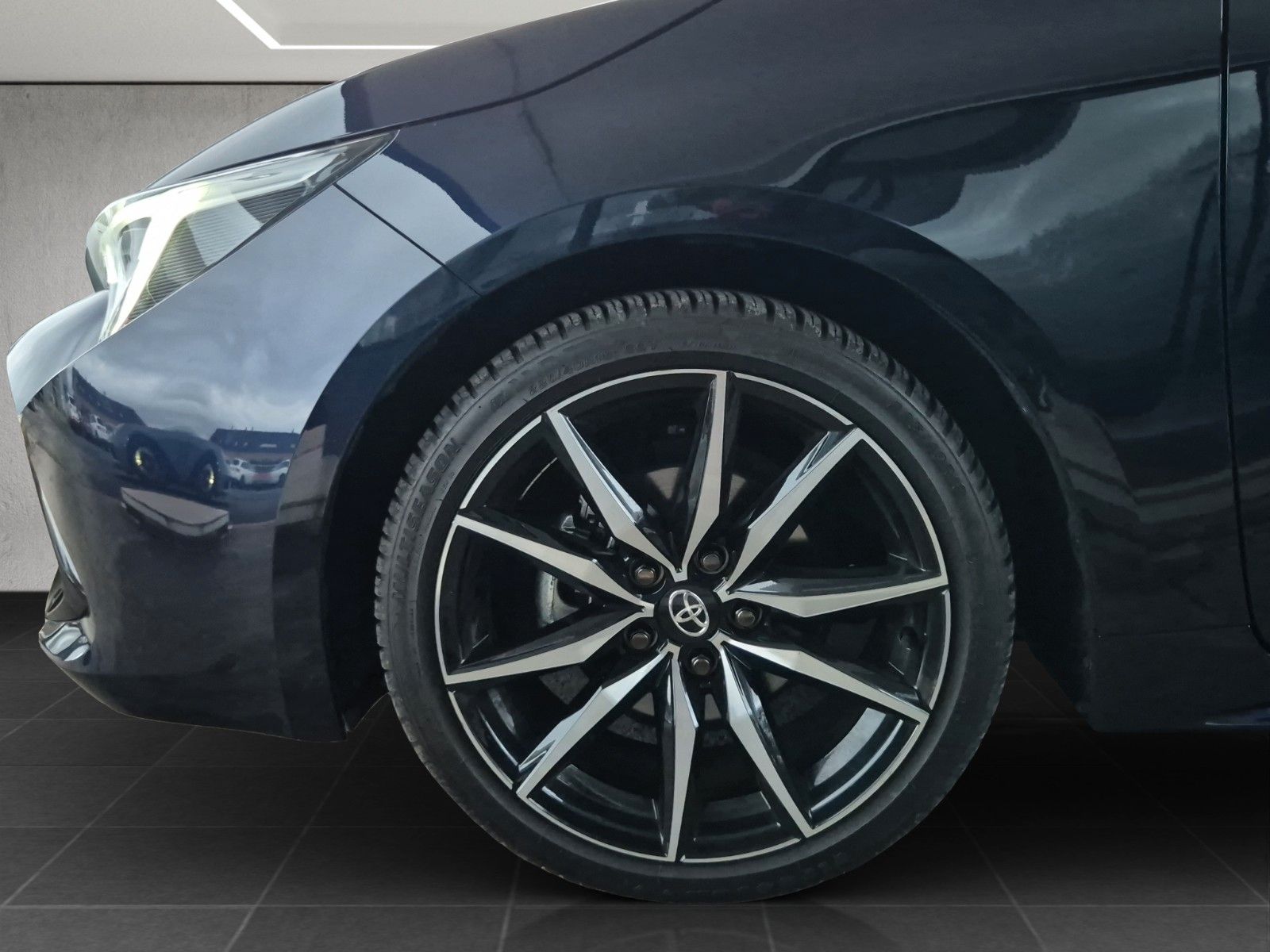 Toyota Corolla TS Hybrid GR Sport Navi Kamera SHZ ACC