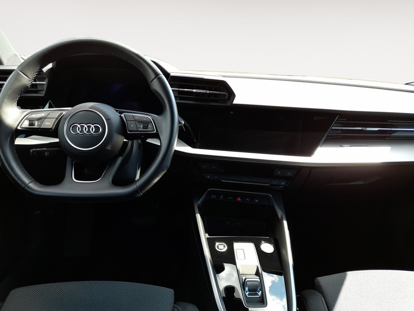 Audi A3 Sportback 45 TFSI S-Line 18'' LED SHZ Tempo