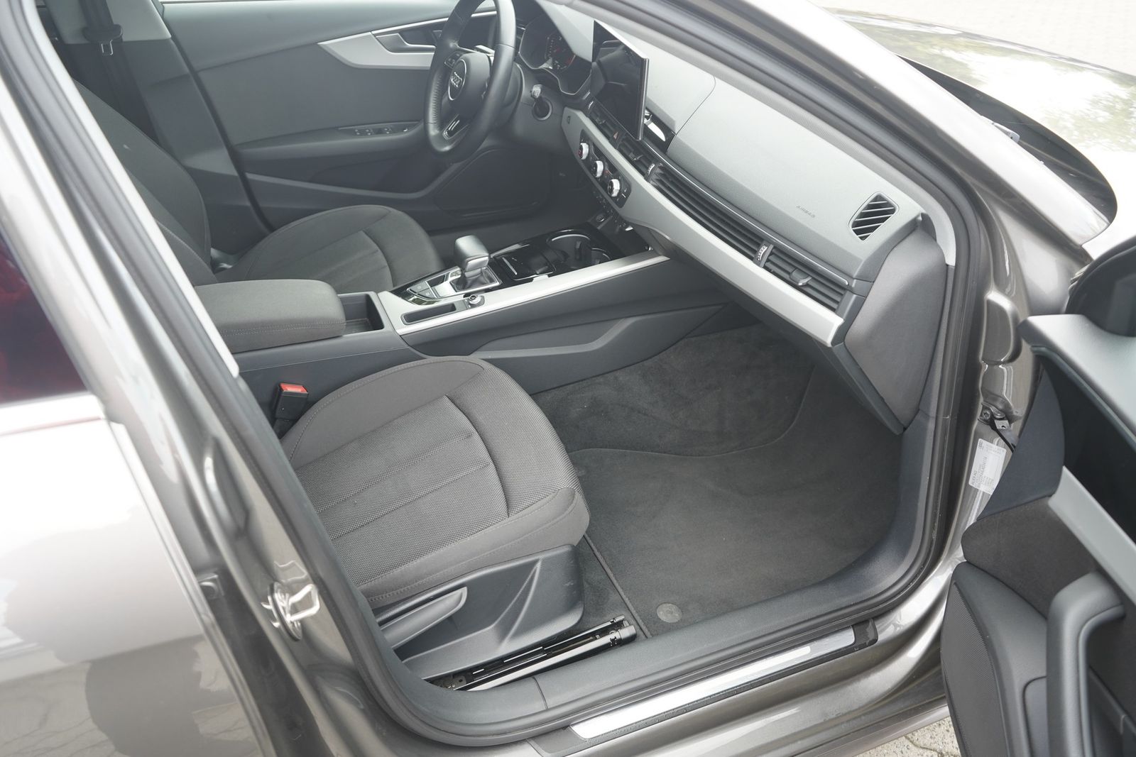 Audi A4 2.0 TDI Avant - Samsaru's Car Outlet