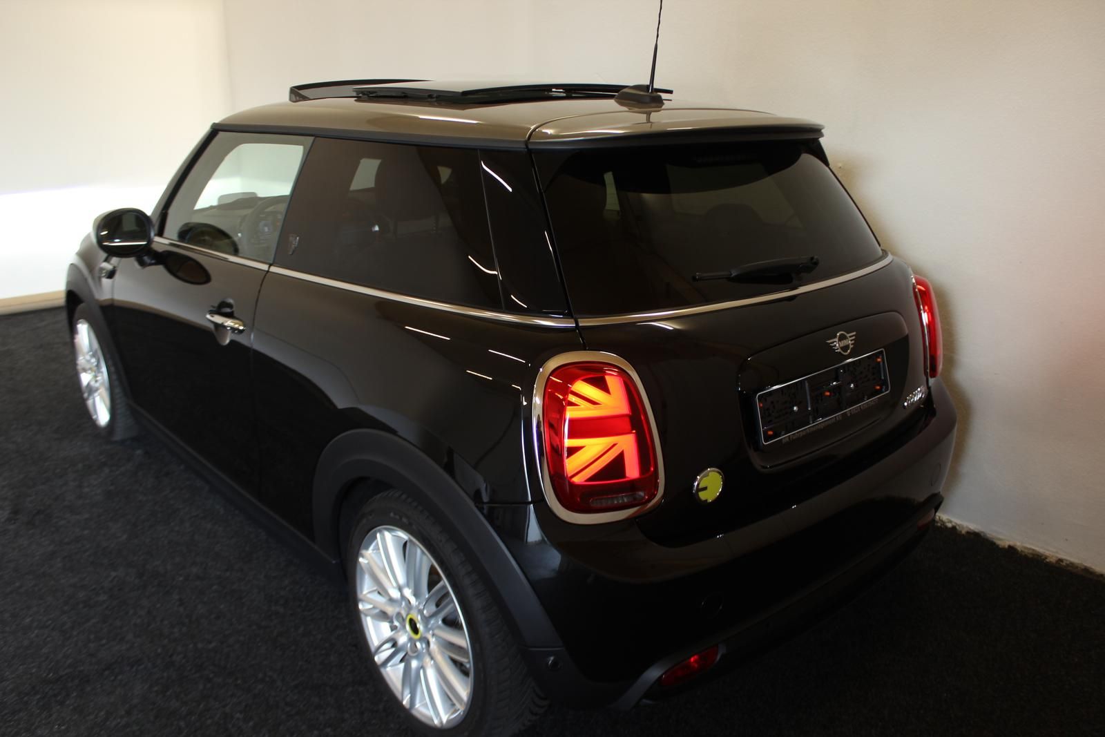 MINI Cooper SE - Samsaru's Car Outlet