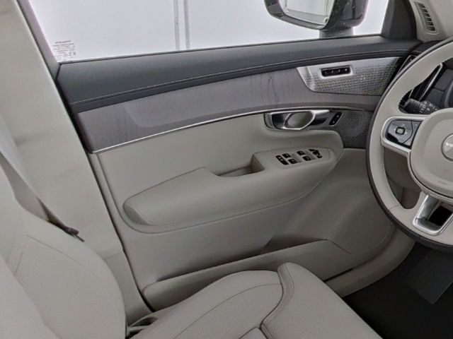 Volvo XC90 Ultra Dark T8 22''LM Luftf. Pano AHK B&W Ak