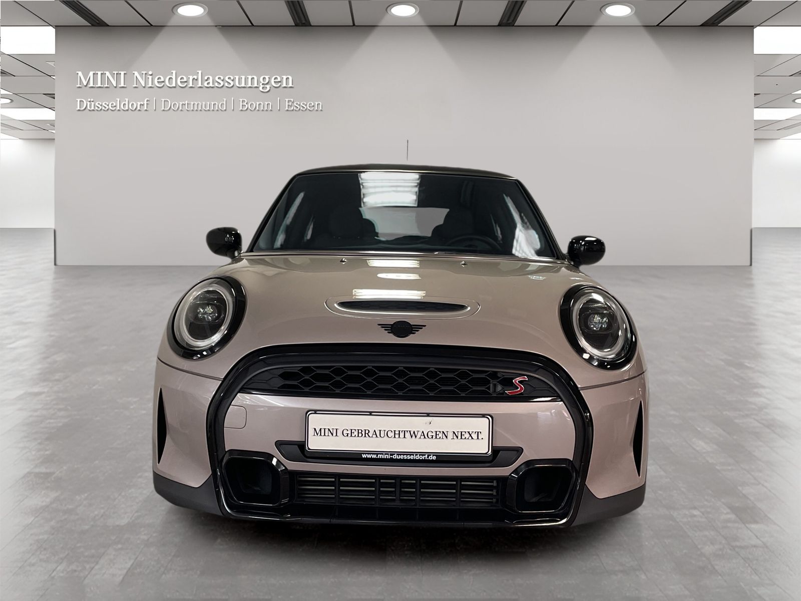 MINI Cooper S - Samsaru's Car Outlet