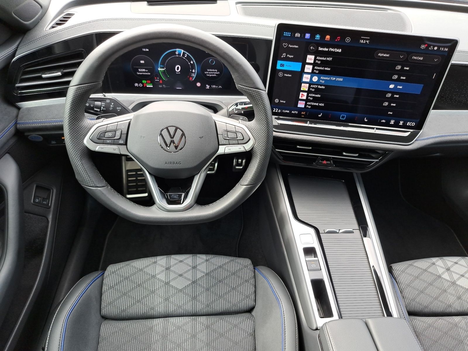 Volkswagen Passat Var. R-Line 1.5 eHybrid DSG AHK PANO 3,99