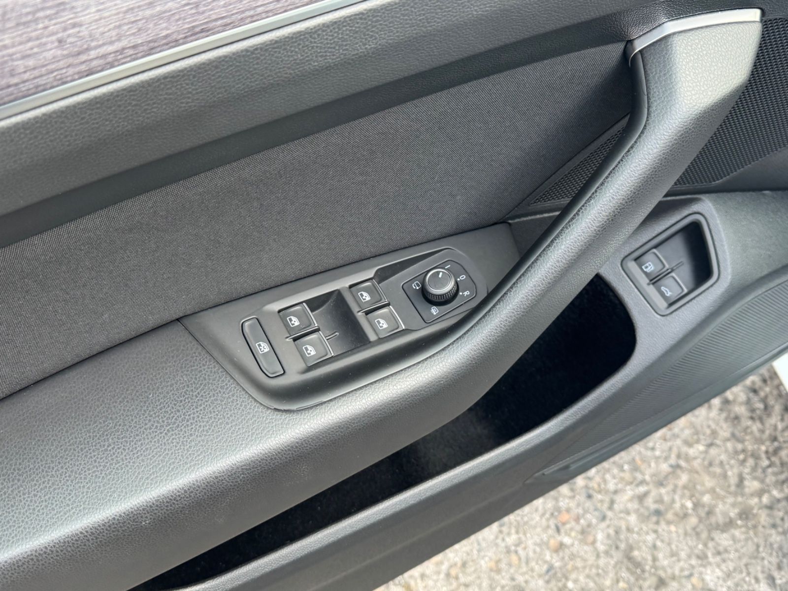 Volkswagen Passat Variant GTE DSG - Samsaru's Car Outlet