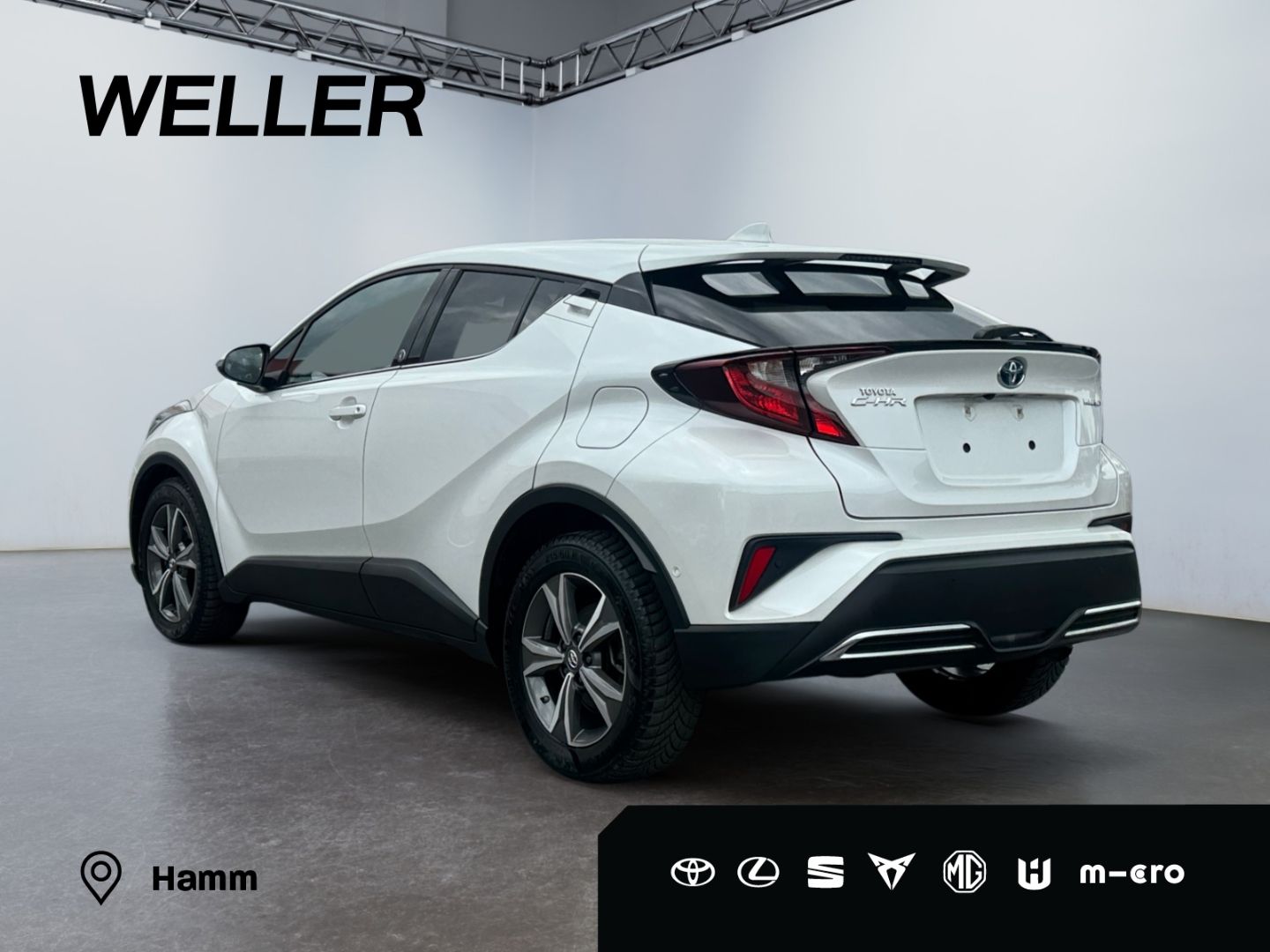 Toyota C-HR 2.0 Hybrid Team - Samsaru's Car Outlet