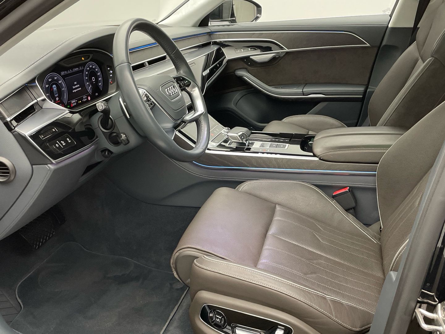 Audi A8 60 TFSI e quattro - Samsaru's Car Outlet