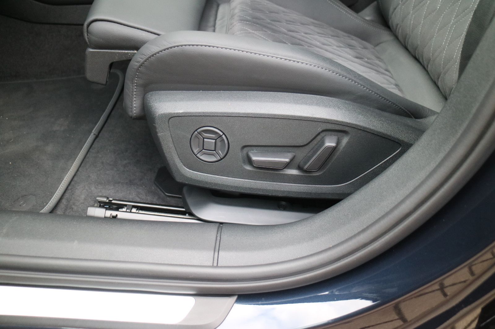 Audi A5 Avant 2,0TFSI-Quattro-S-Line-ACC-AHK-