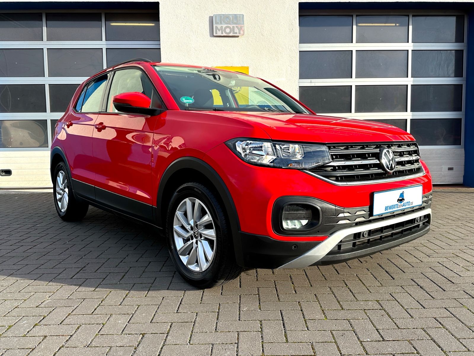 Volkswagen T-Cross 1.0 TSI Life - Samsaru's Car Outlet