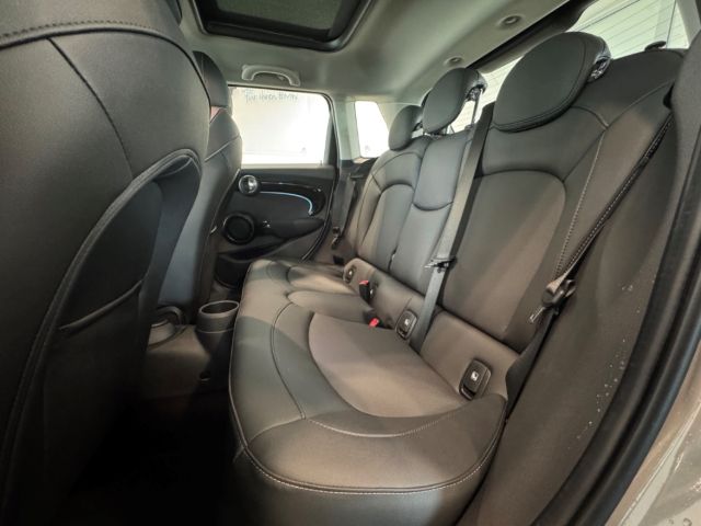 MINI Cooper S - Samsaru's Car Outlet