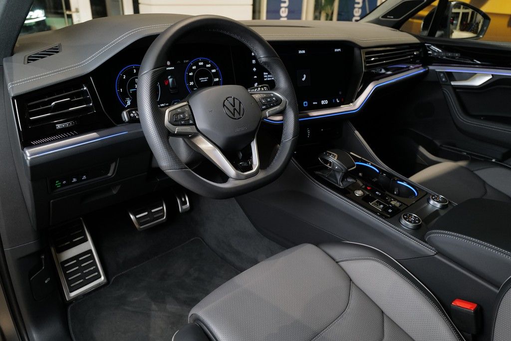 Volkswagen Touareg 3.0TDI R-Line Nachtsicht Dynaudio StdHz