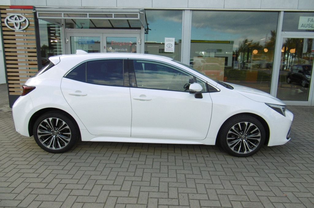 Toyota Corolla Hybrid FAHRSCHULAUTO