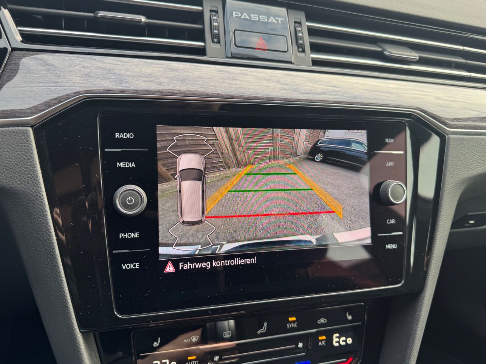 Volkswagen Passat Variant GTE DSG - Samsaru's Car Outlet