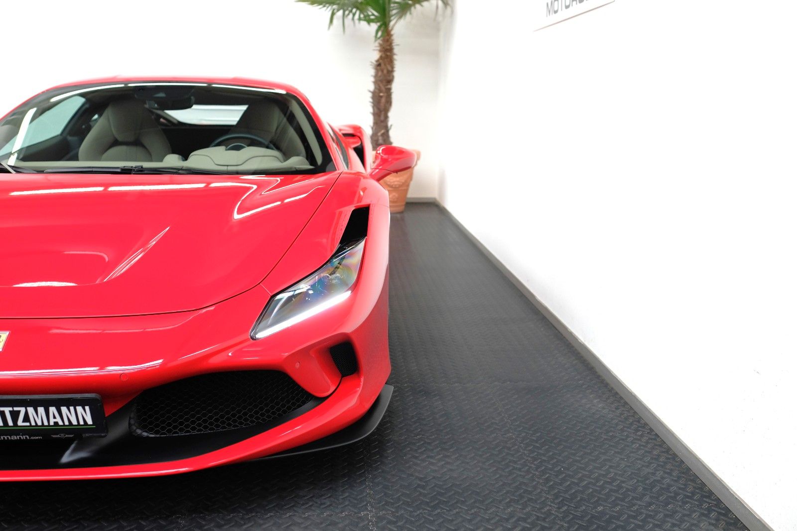 Ferrari F8 Tributo/LIFT/CAMERA/PDC/FULL ELECTRIC SEATS