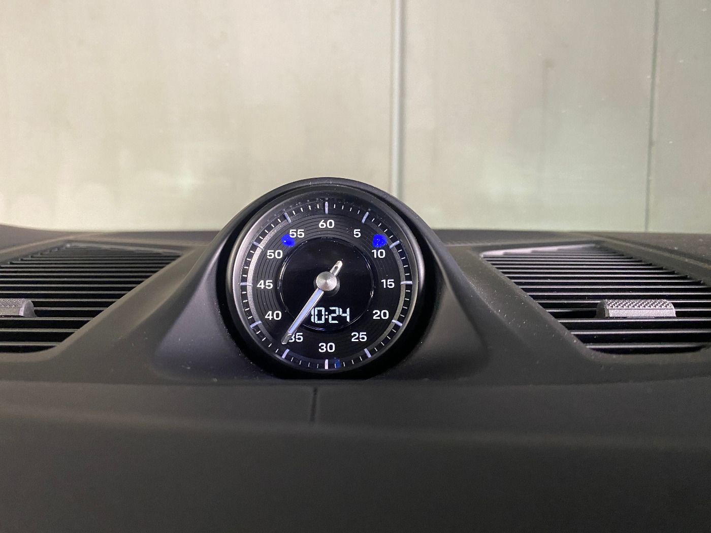 Porsche Cayenne E-Hybrid Coupe | Abstandsregeltempostat