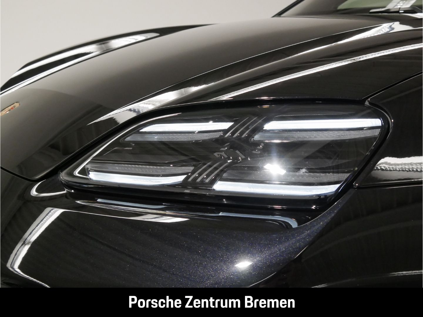 Porsche Macan 4 Sportpaket - Samsaru's Car Outlet
