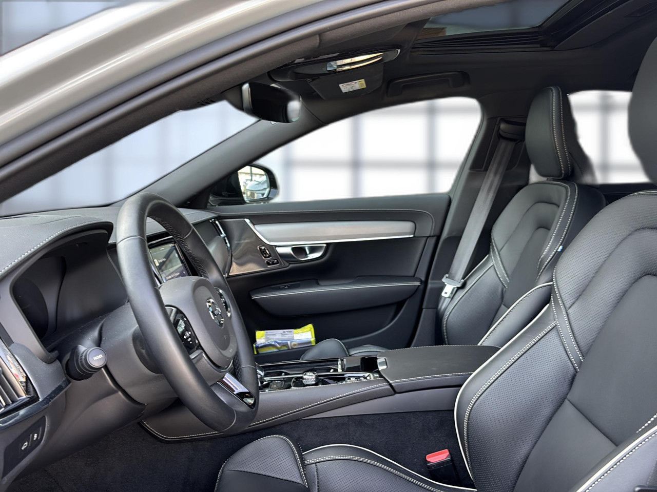 Volvo S90 Plus Dark Recharge Plug-In Hybrid AWD LED