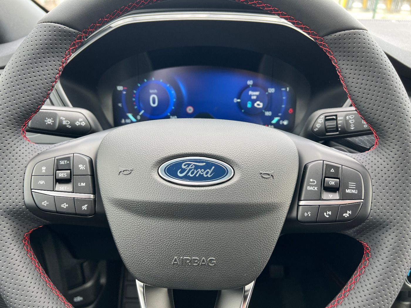 Ford KUGA ST-LINE X - Samsaru's Car Outlet