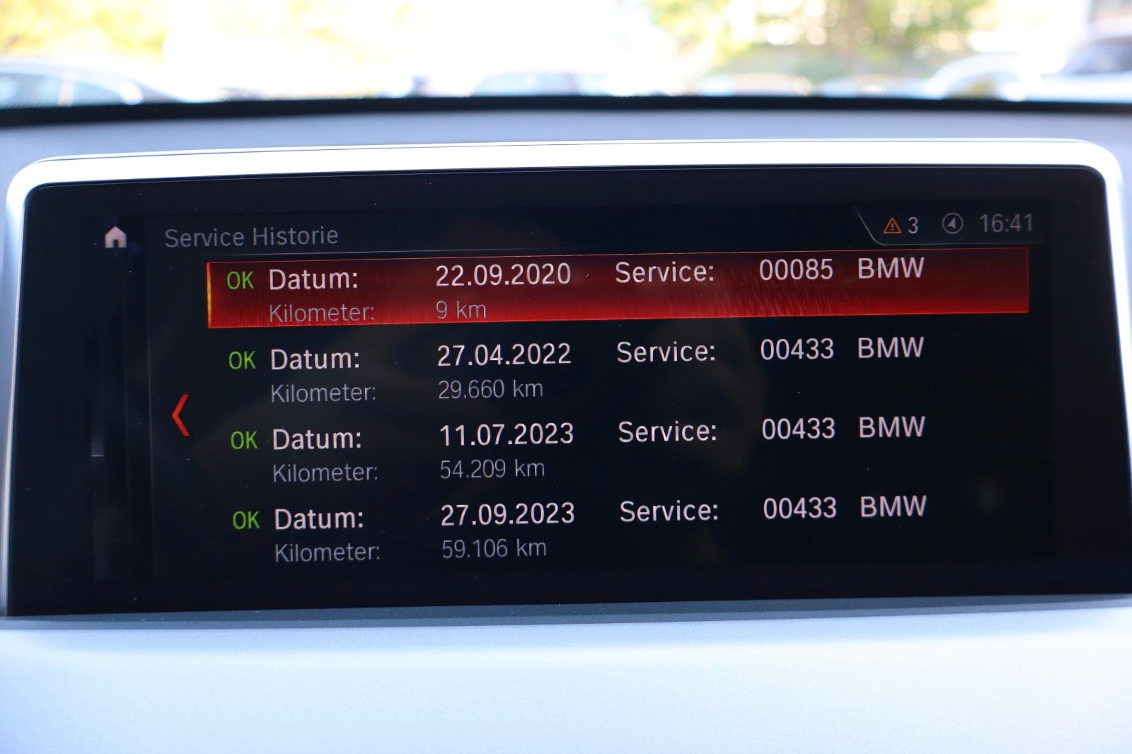 BMW X1 xDrive 25 e Advantage - Samsaru's Car Outlet