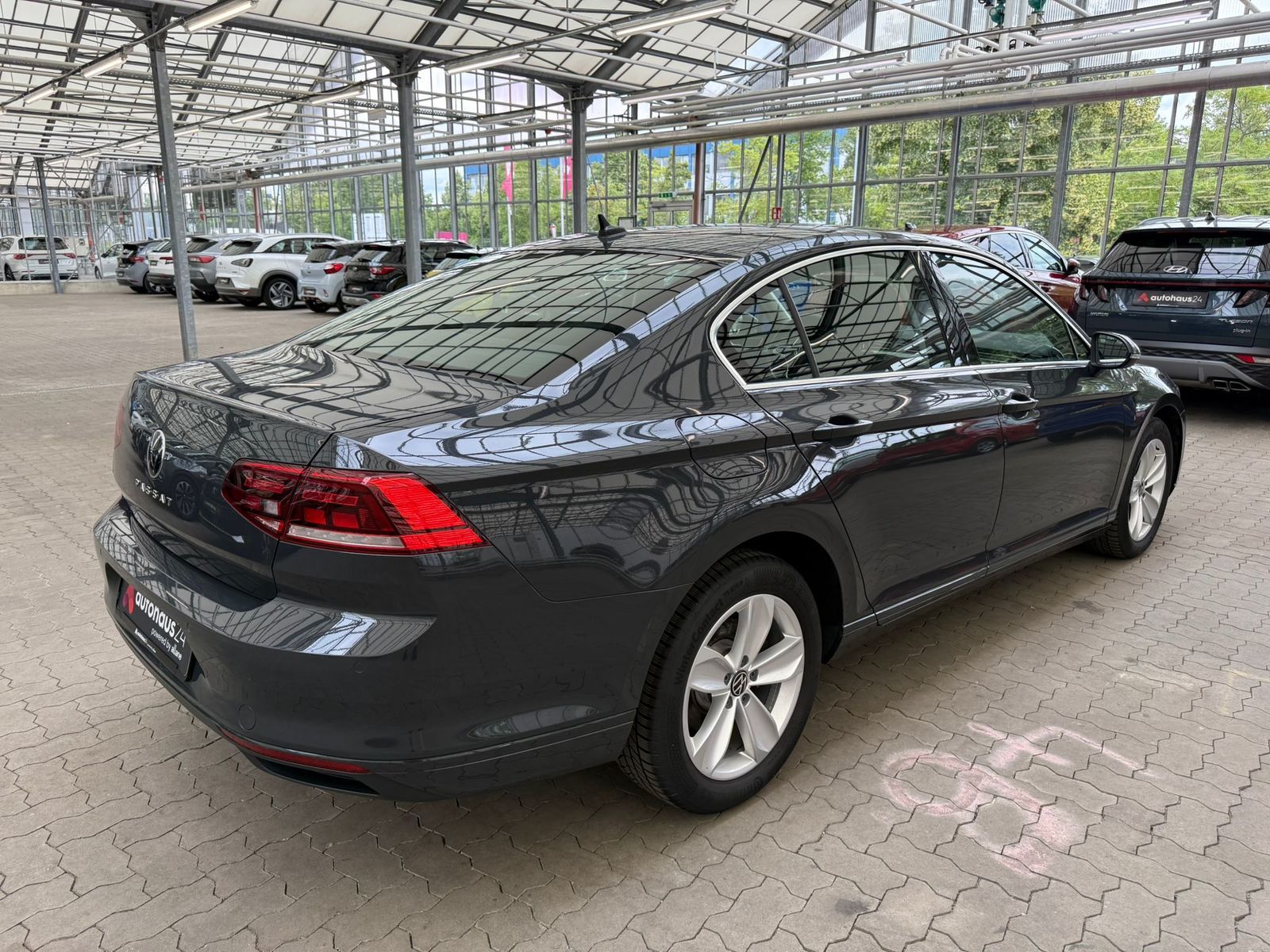 Volkswagen Passat 2.0 TDI Business DSG - Samsaru's Car Outlet