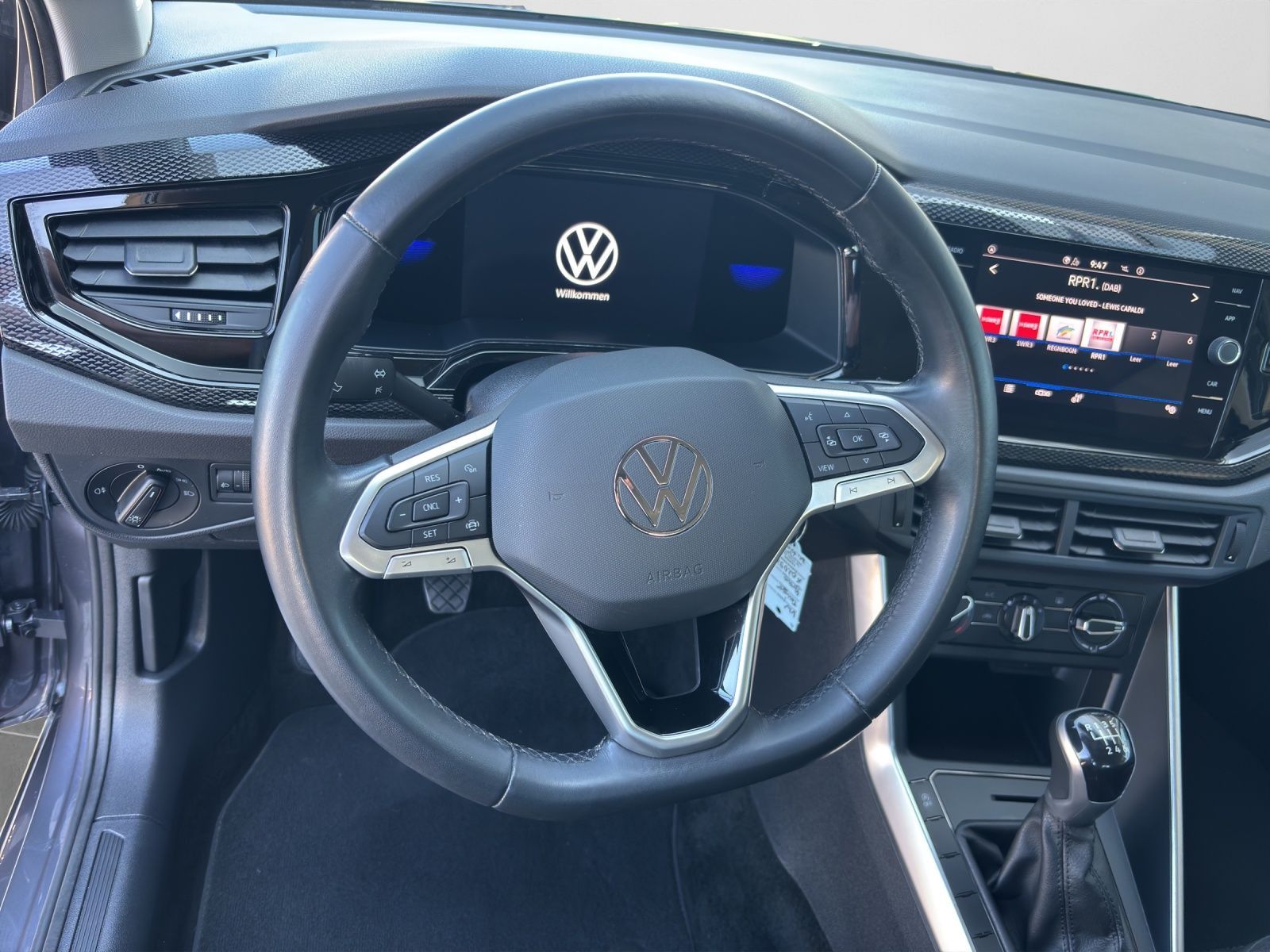 Volkswagen Taigo 1.0 TSI Life - Samsaru's Car Outlet