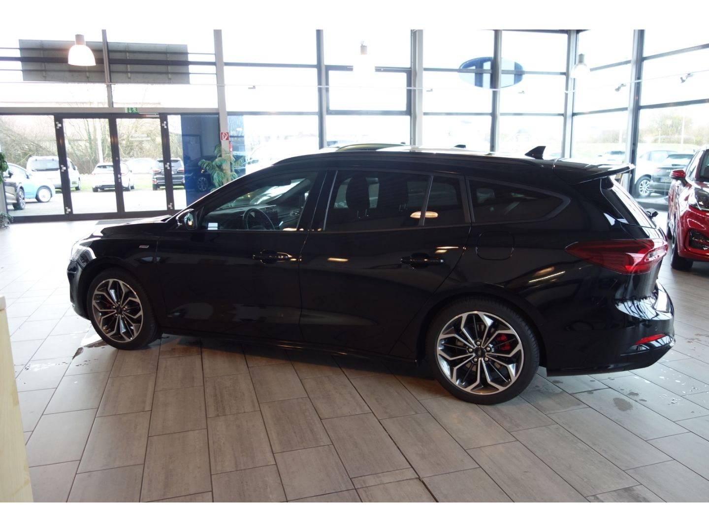 Ford Focus Turnier ST-Line X MHEV AHK PANO ACC SHZ BO