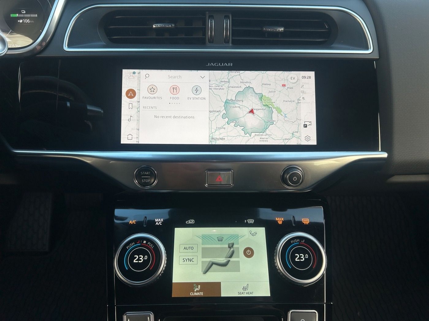 Jaguar I-PACE EV400 AWD*HUD*LED*AHK*WinterP*20''