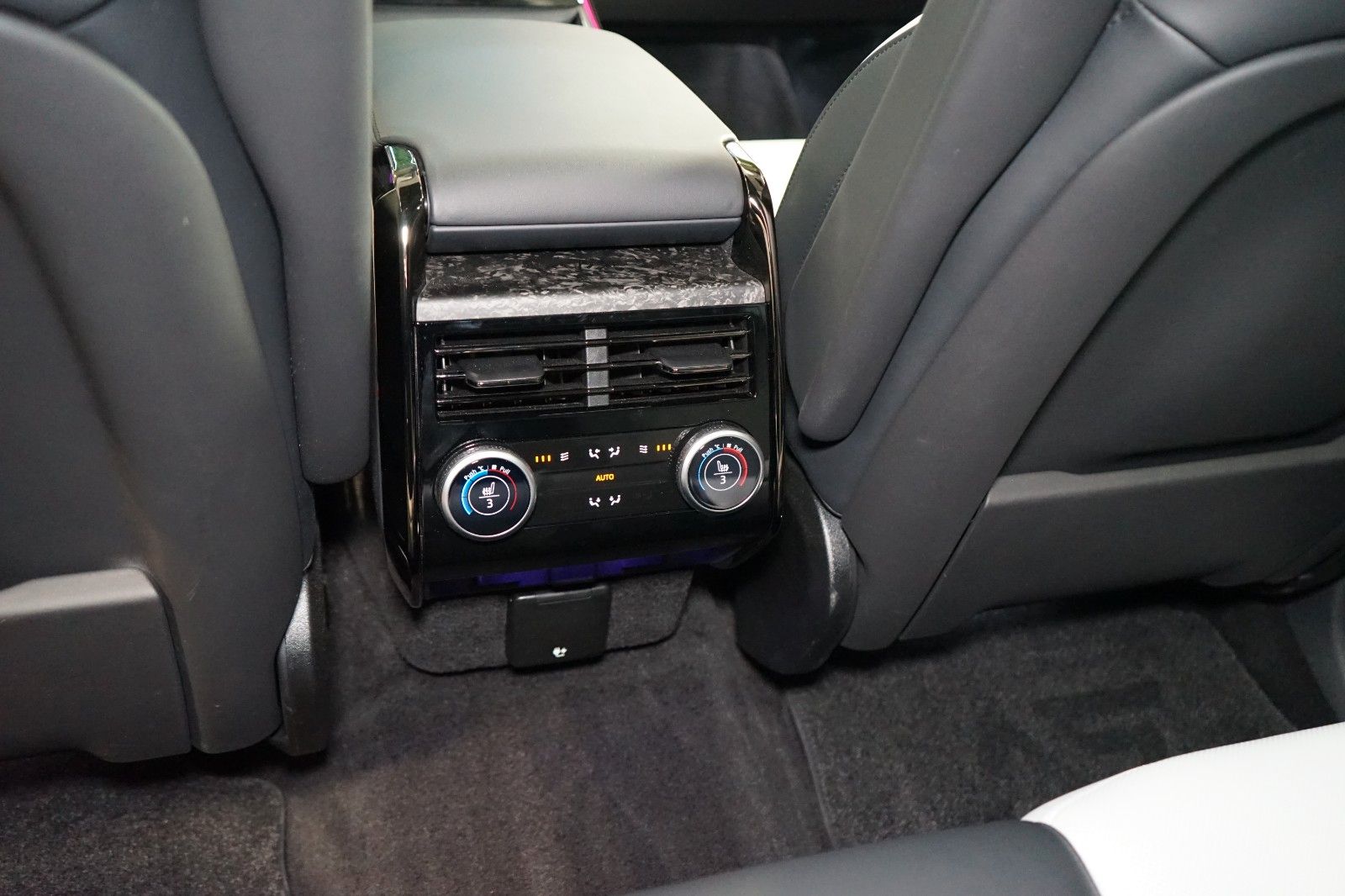 RANGE ROVER SPORT P530 First Edition - Samsaru's Car Outlet