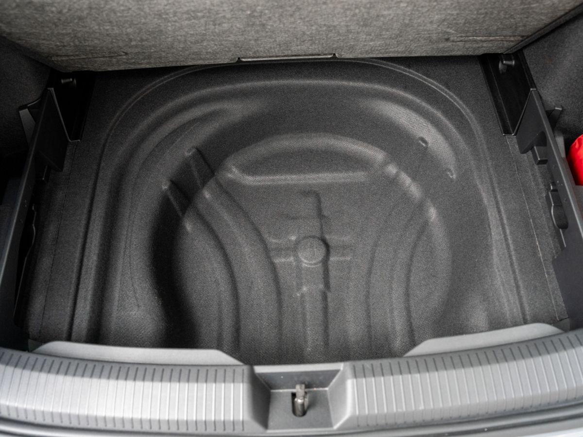 Volkswagen Golf Variant MOVE 1.0 Life - Samsaru's Car Outlet