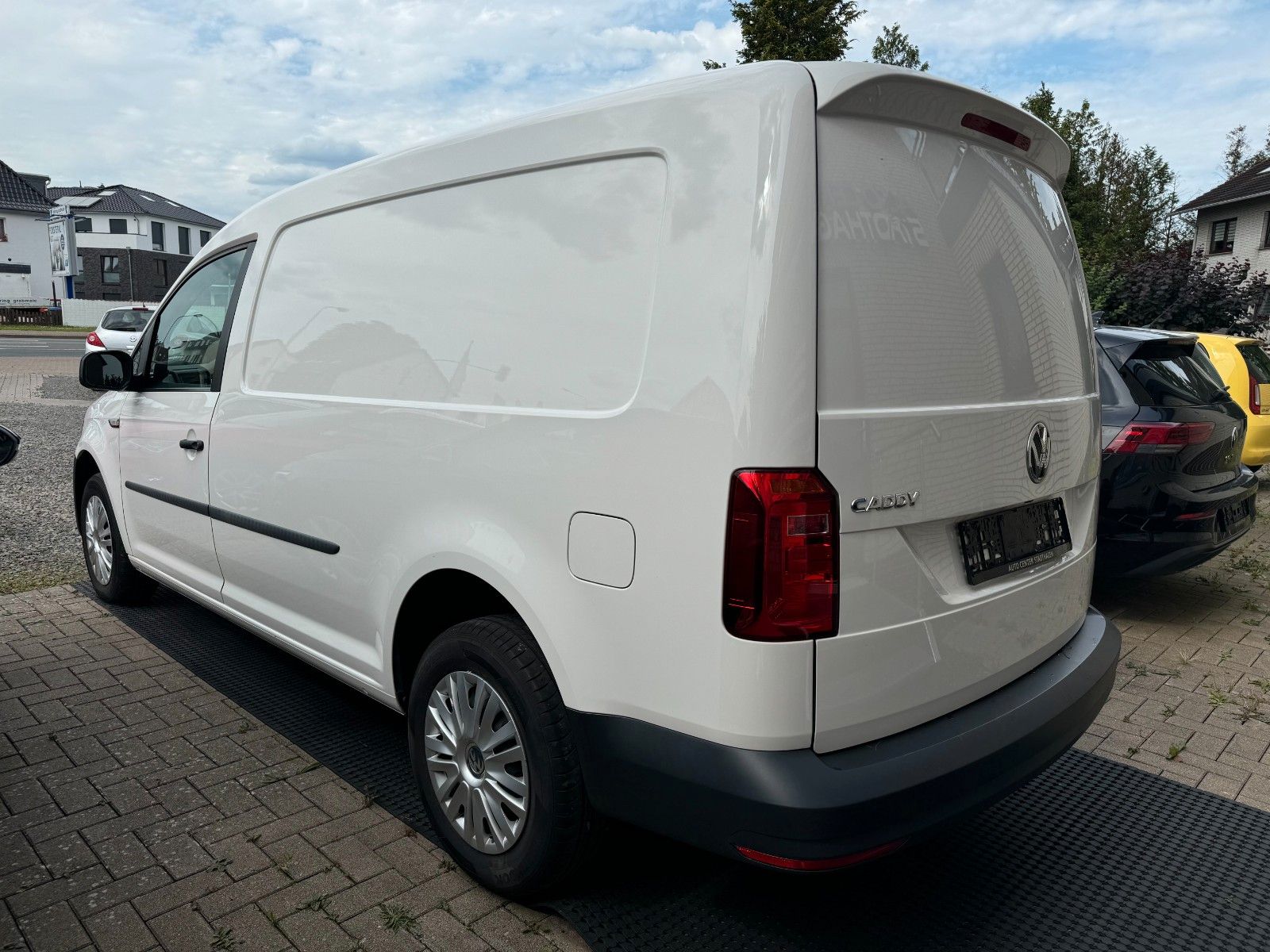Volkswagen Caddy 2.0 TDI - Samsaru's Car Outlet