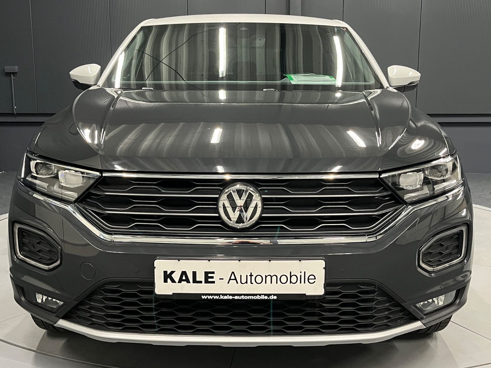 Volkswagen T-Roc 1.5 TSI DSG United - Samsaru's Car Outlet