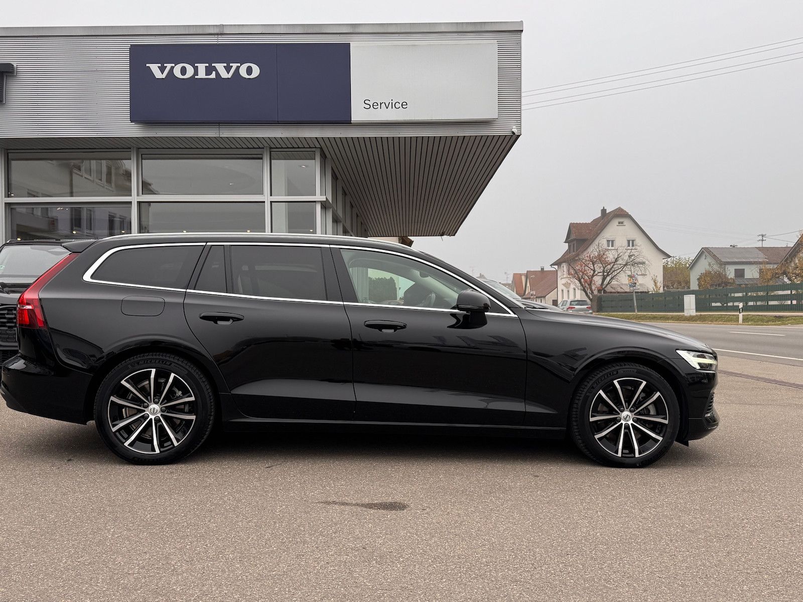 Volvo V60 T6*AWD*Recharge*AHK*Leder*Winterpaket*Keyles