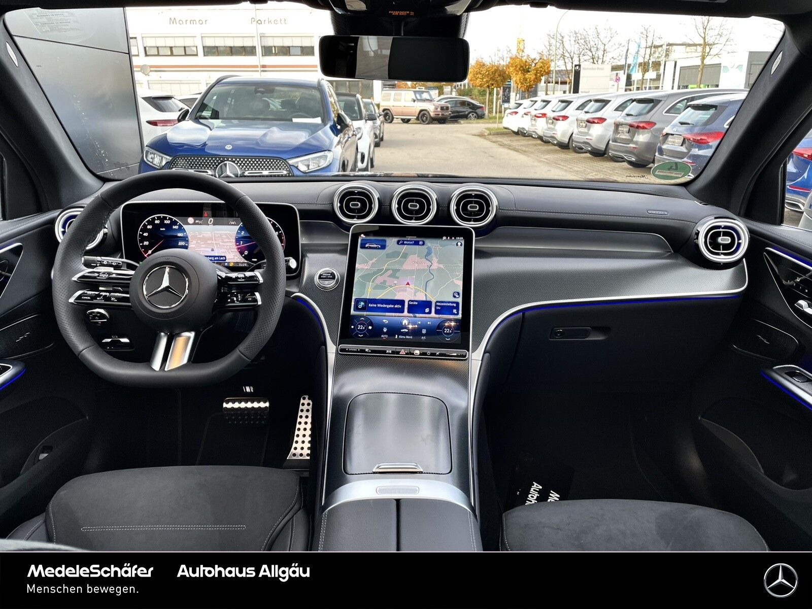Mercedes-Benz GLC 200 4M AMG Distr AHK DigLi Pano Memo 360°