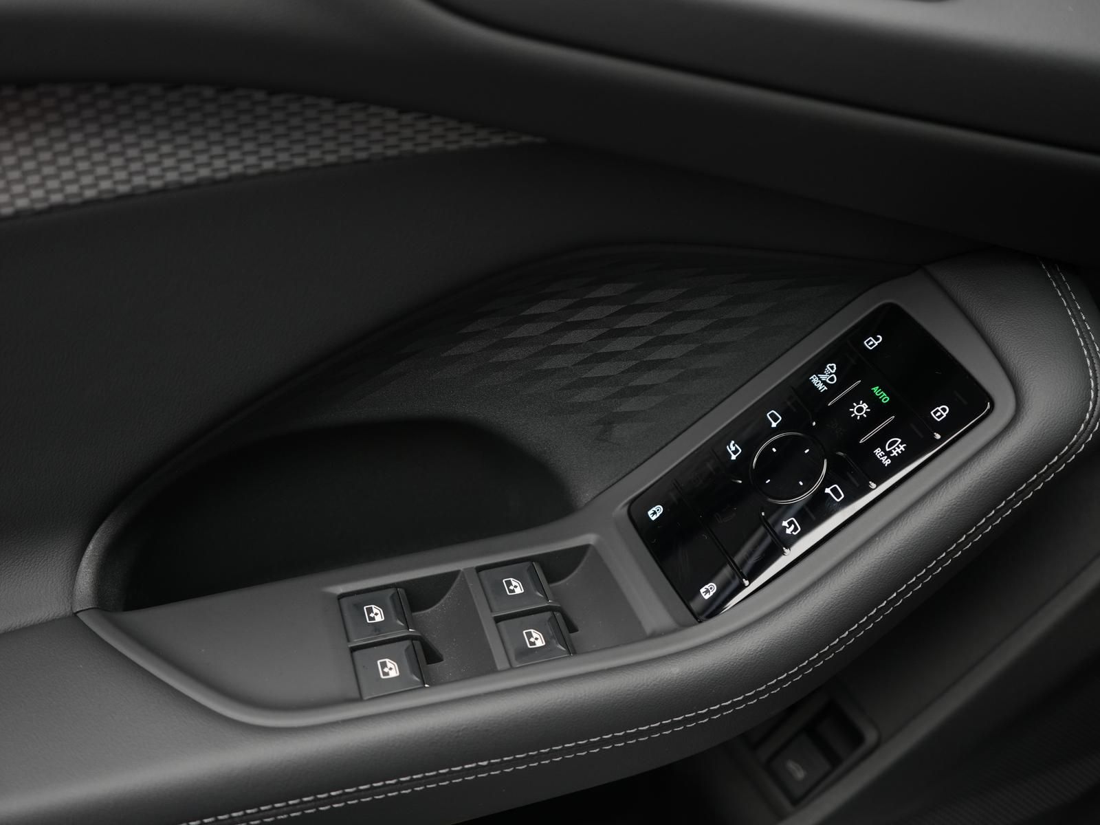 Audi A5 TFSI e-hybrid quattro,S-LiNE,AHK,MATRiX,360°