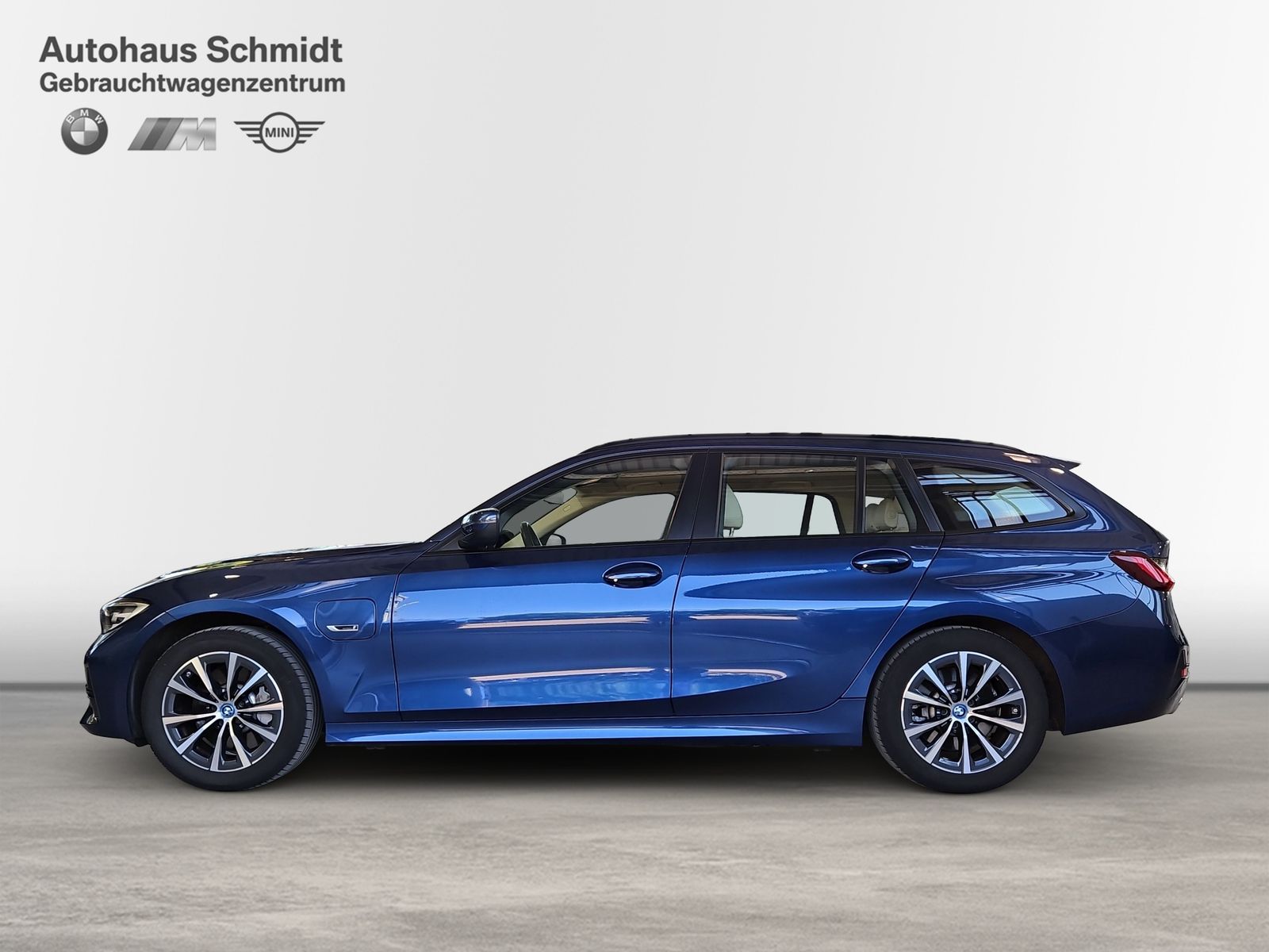 BMW 330e Touring Advantage - Samsaru's Car Outlet