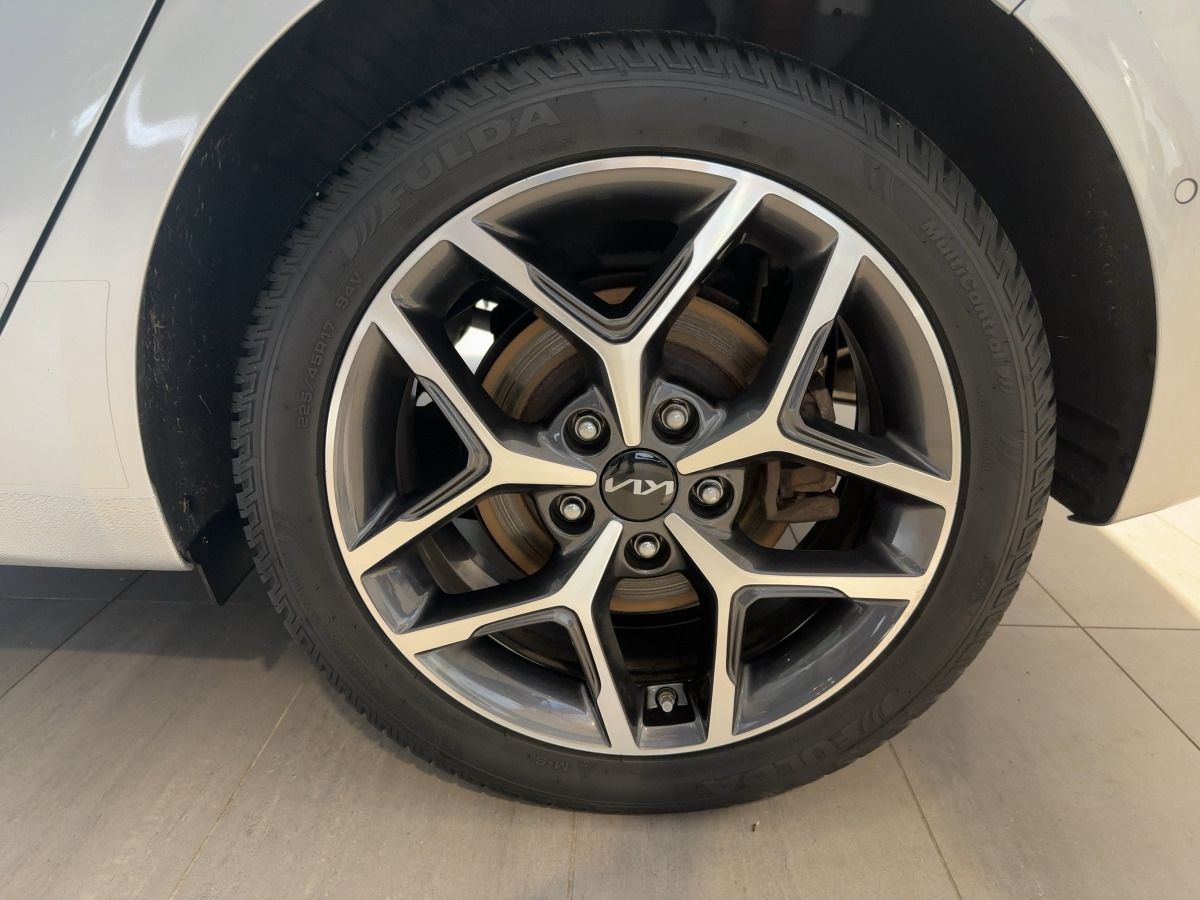 Kia cee'd 1.5T Spirit - Samsaru's Car Outlet
