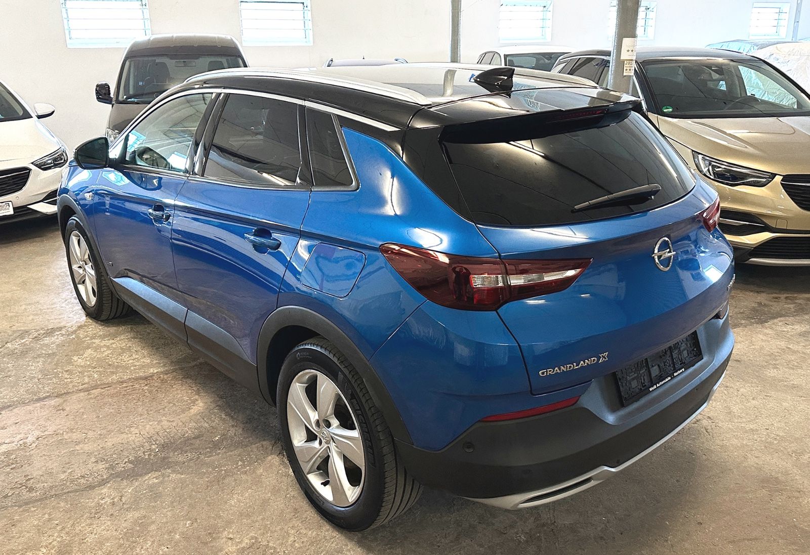 Opel Grandland X Ultimate Hybrid4 - Samsaru's Car Outlet