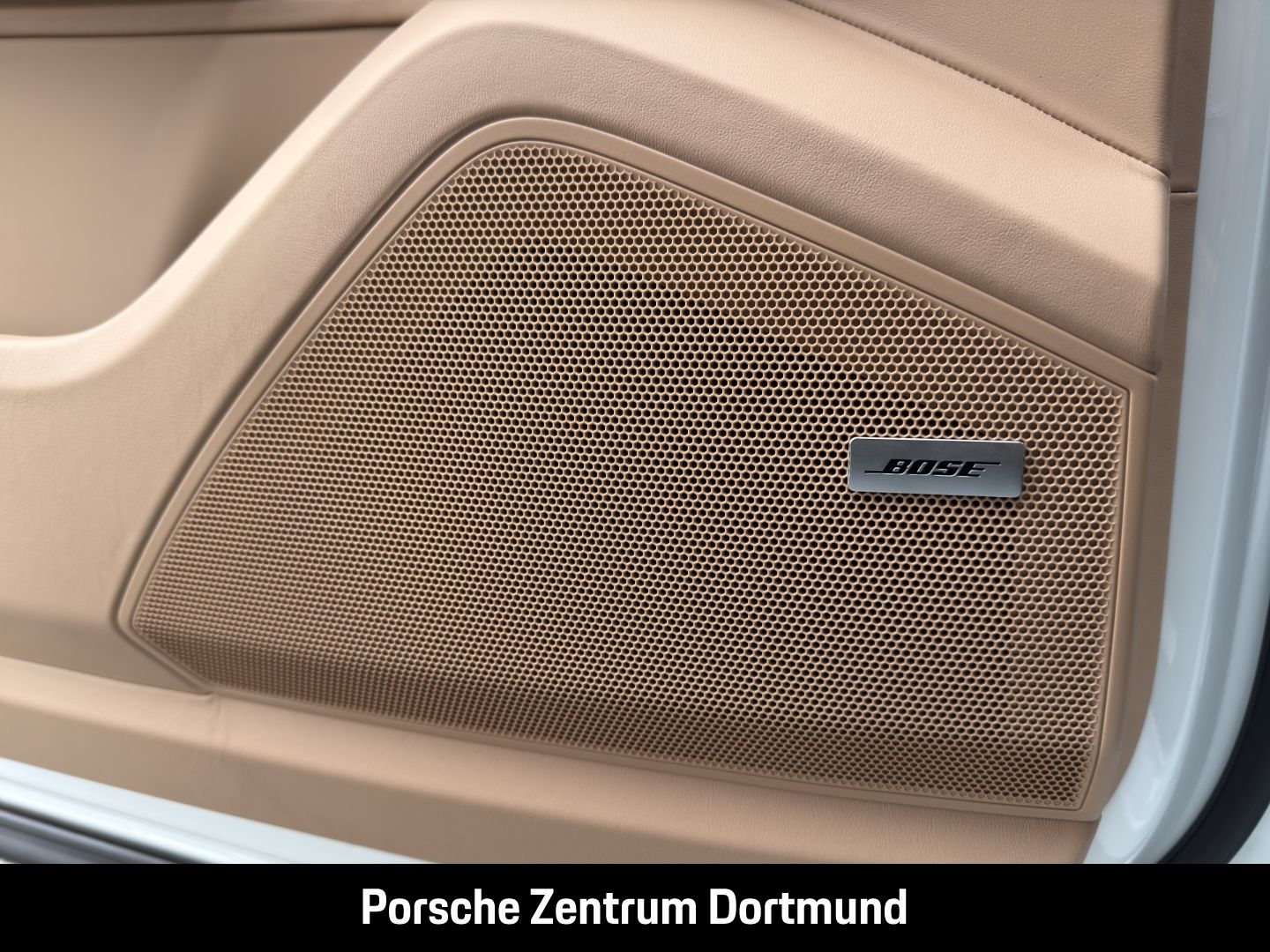 Porsche Cayenne BOSE InnoDrive Panoramadach LED-Matrix