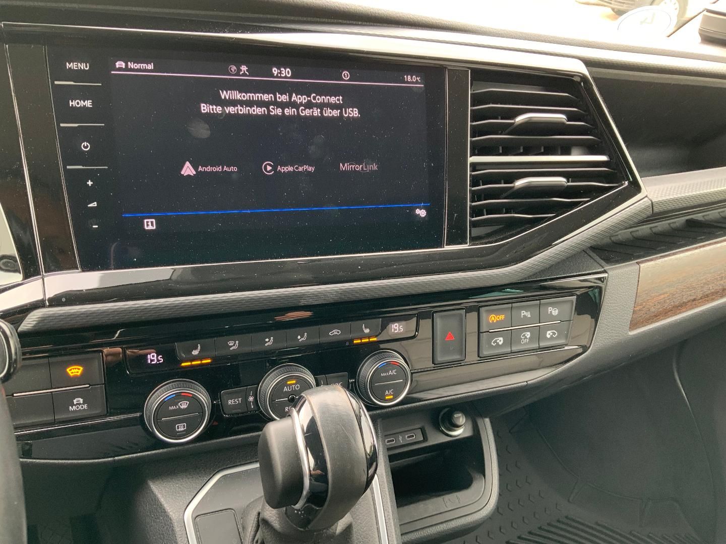Volkswagen T6.1 Multivan Highline 2.0 TDI DSG 4Motion - Samsaru's Car Outlet