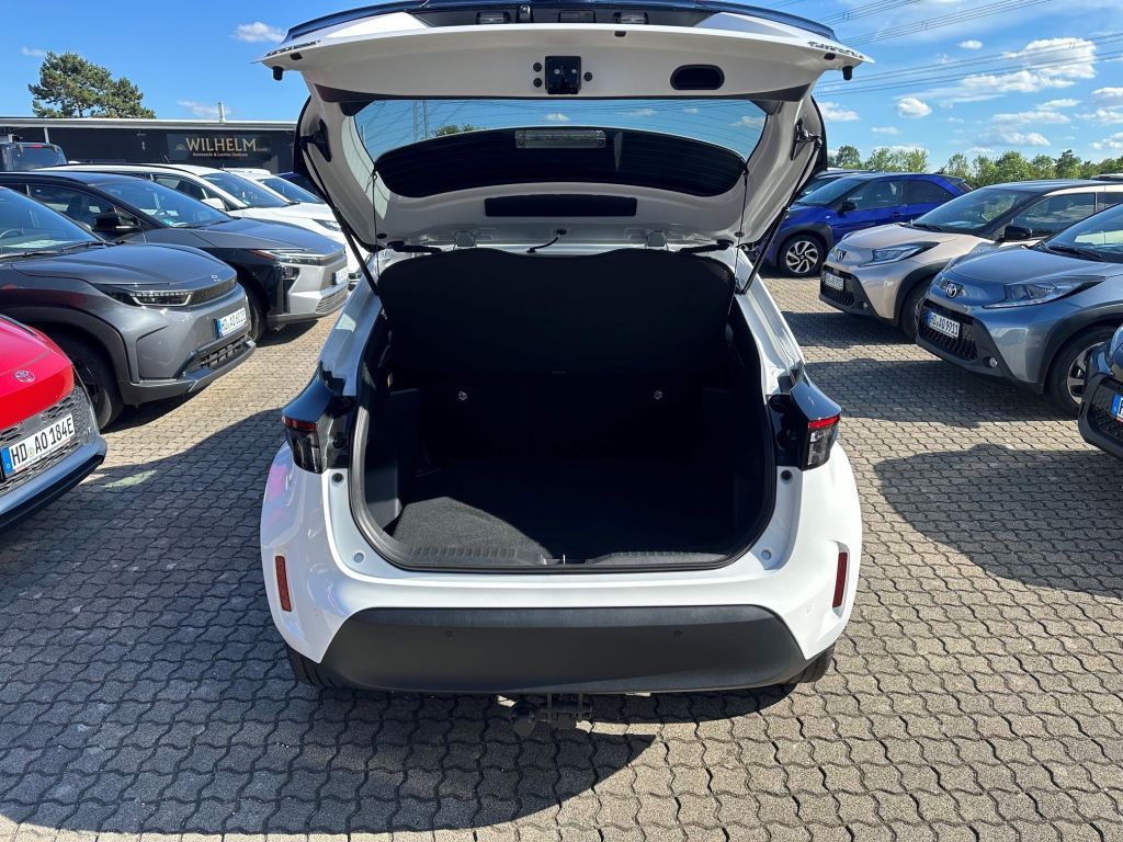 Toyota Yaris Cross AWD-i Team D