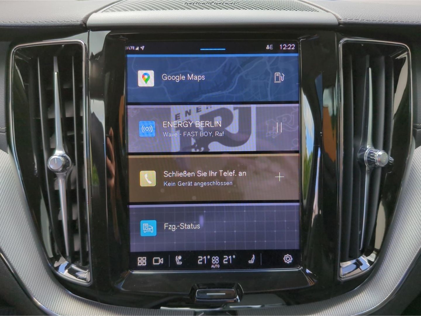 Volvo XC60 B4 AWD Ultimate Dark *Luft*AHK*SH*BLIS*360*