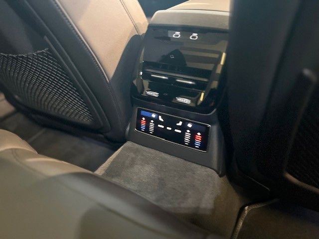 Audi A6 Avant 2.0 TDI 40 *S-Line-Neues Modell*2600 KM