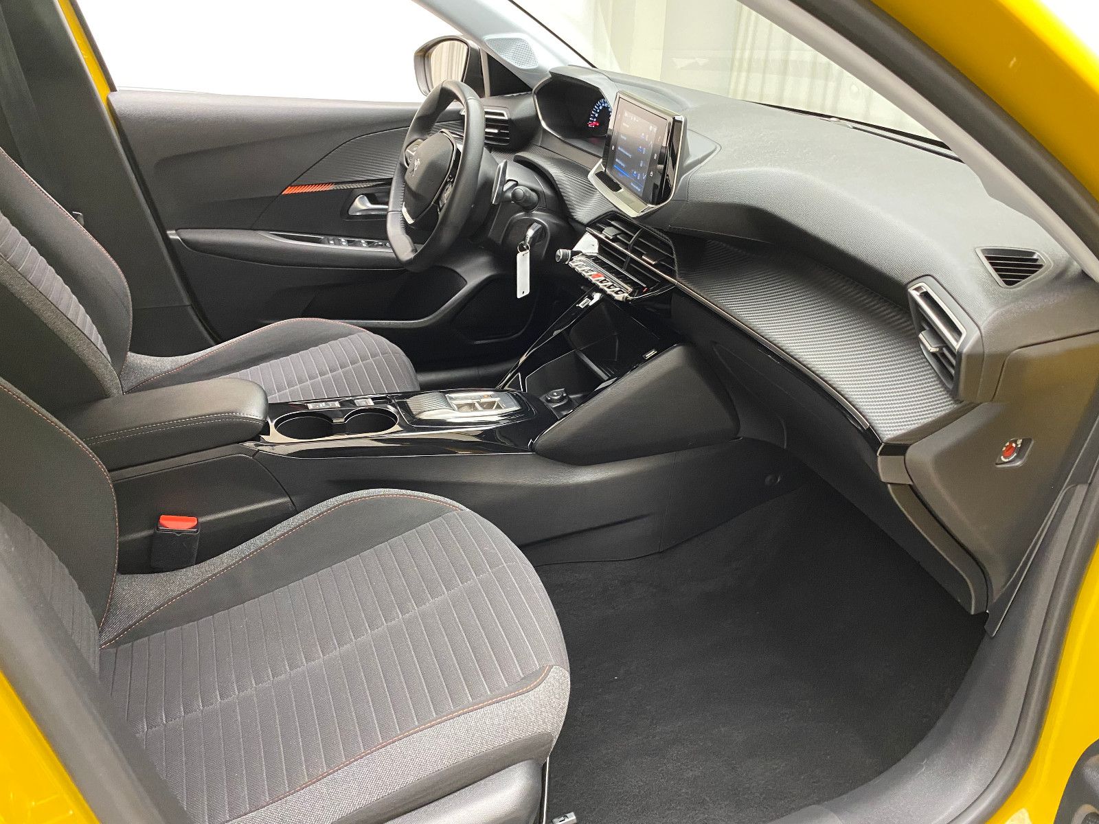 Peugeot 208 Active Pack 1.2 Automatik - Samsaru's Car Outlet