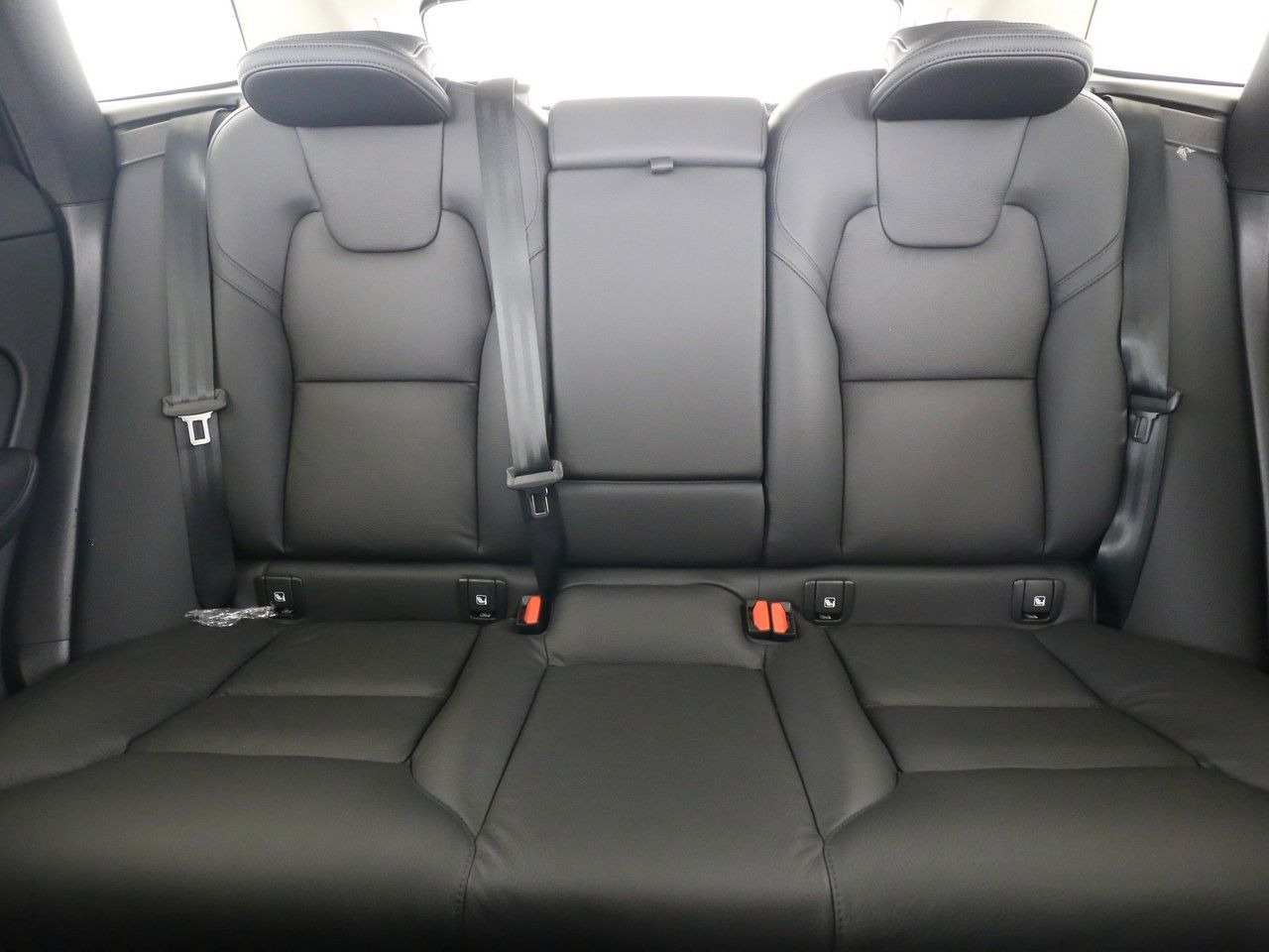 Volvo XC60 B4 Plus Dark AWD*Standh*360°*