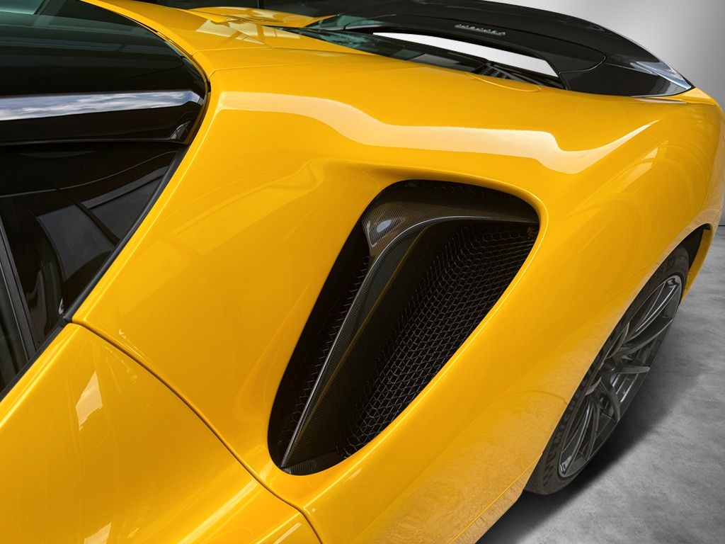 Ferrari SF90 Stradale - Samsaru's Car Outlet