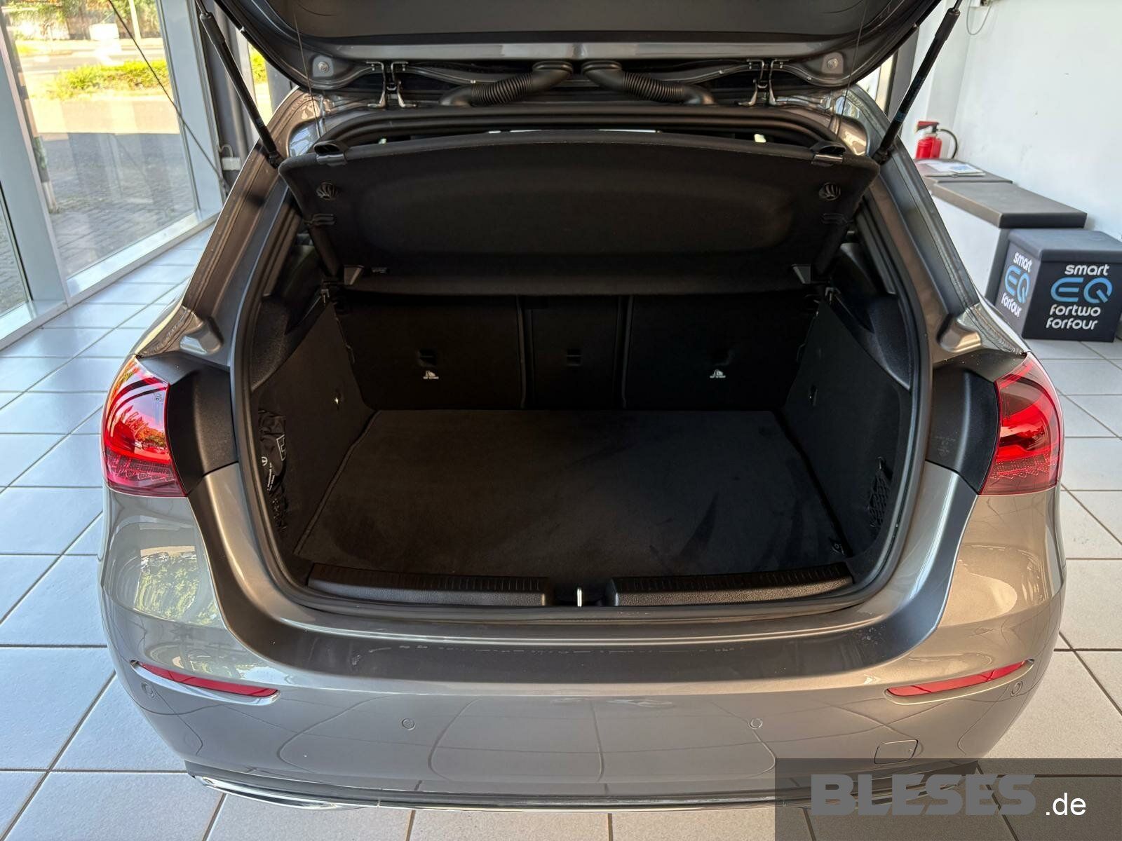 Mercedes-Benz A 200 Progressive - Samsaru's Car Outlet