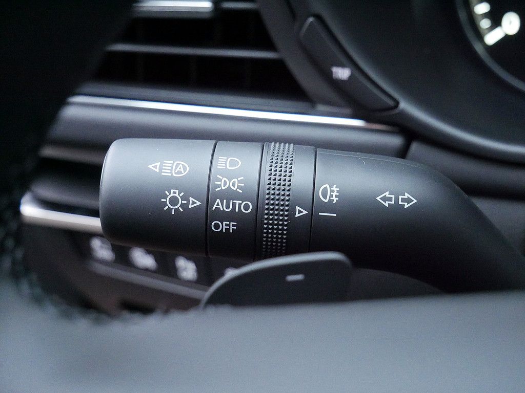 Mazda 3 e-SKYACTIV G 140 FWD Exclusive-Line HUD 360°